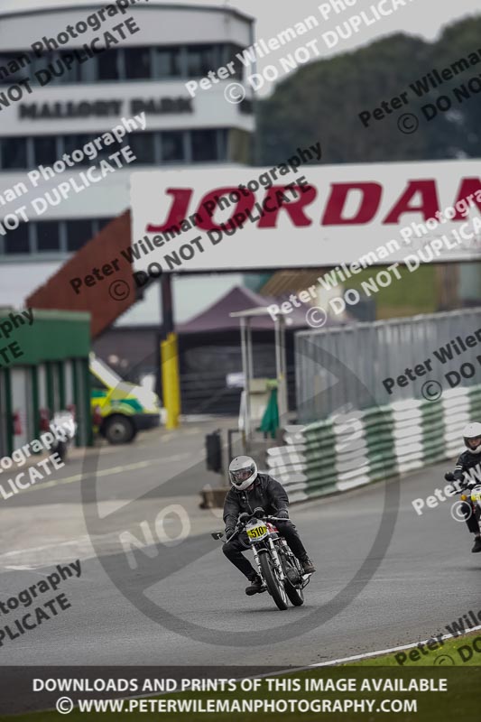 Vintage motorcycle club;eventdigitalimages;mallory park;mallory park trackday photographs;no limits trackdays;peter wileman photography;trackday digital images;trackday photos;vmcc festival 1000 bikes photographs